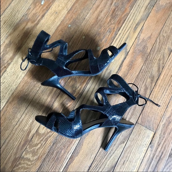 Gianni Bini black strap heel. - Picture 3 of 8